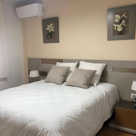 Piso Nuevo Plaza De La Constitucion Sta Cruz De La Zarza Apartman Santa Cruz de la Zarza Kültér fotó