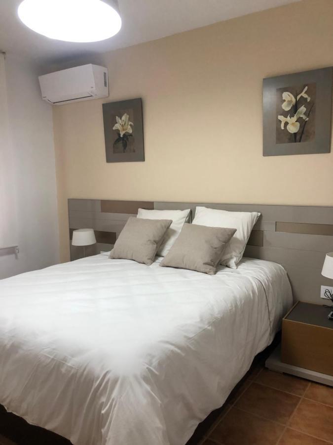 Piso Nuevo Plaza De La Constitucion Sta Cruz De La Zarza Apartman Santa Cruz de la Zarza Kültér fotó