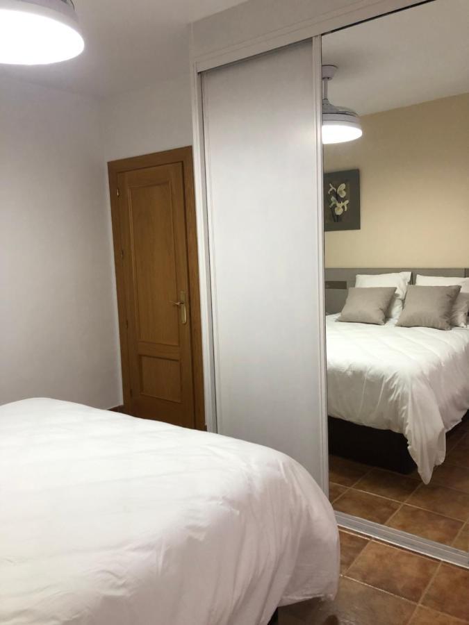 Piso Nuevo Plaza De La Constitucion Sta Cruz De La Zarza Apartman Santa Cruz de la Zarza Kültér fotó