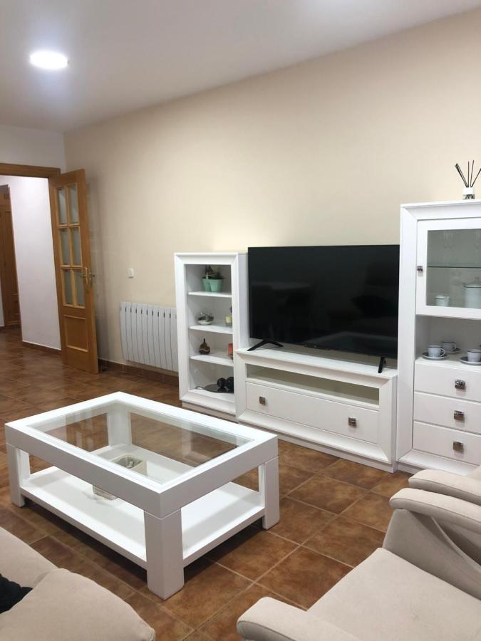 Piso Nuevo Plaza De La Constitucion Sta Cruz De La Zarza Apartman Santa Cruz de la Zarza Kültér fotó